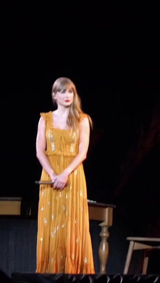 Post 2 by Taylor Swift México on TikTok (video)