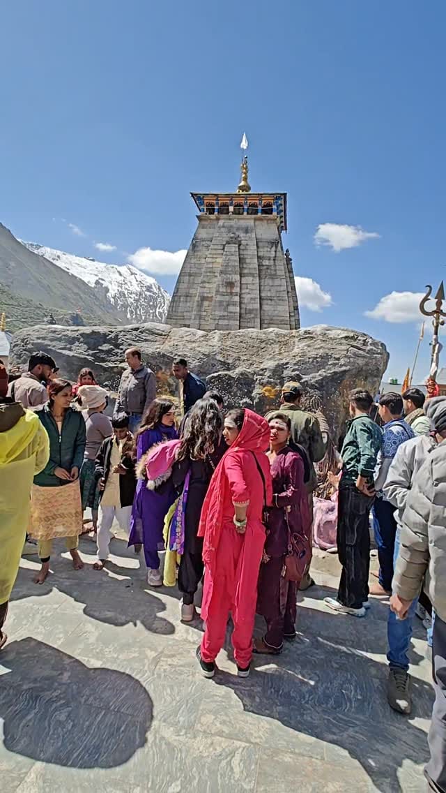 Post 3 by Reena Chauhan on Instagram (video)