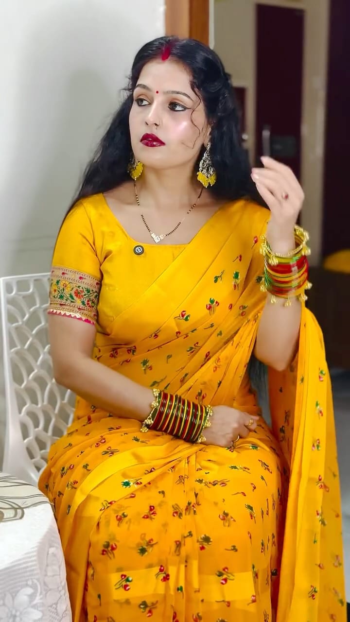 Post 4 by KOMAL Kumari on Instagram (video)