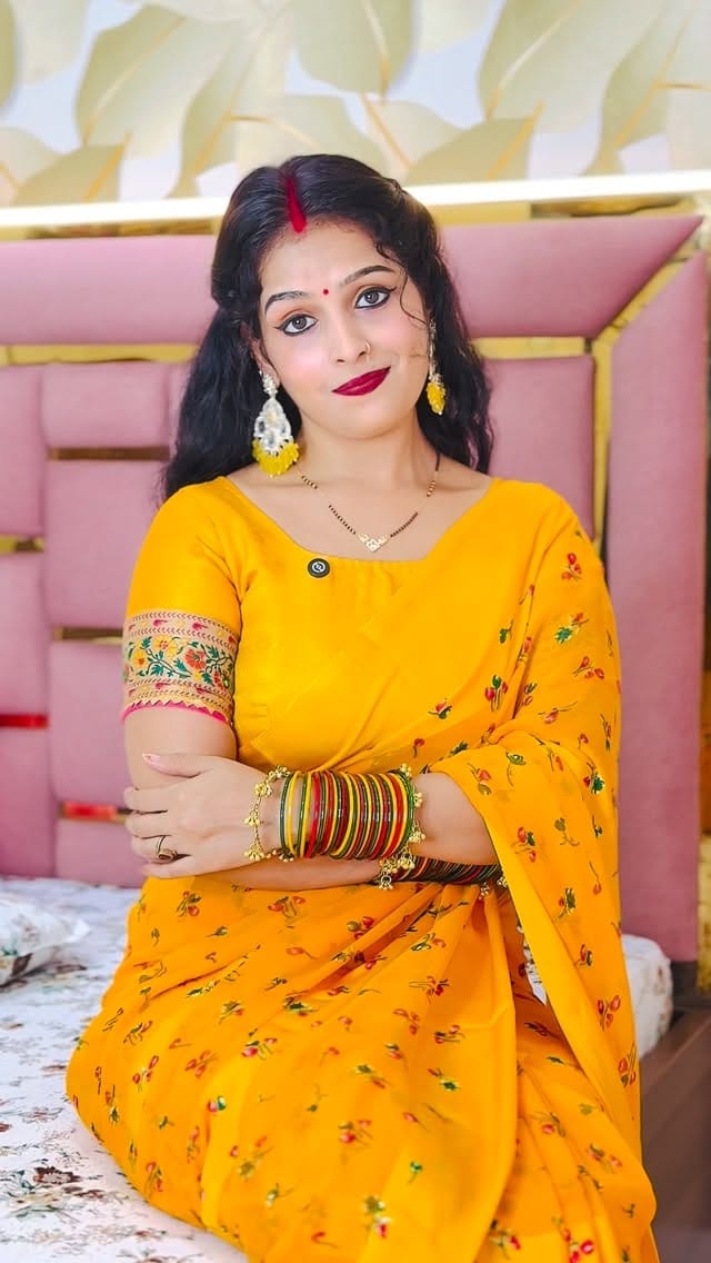 Post 5 by KOMAL Kumari on Instagram (video)