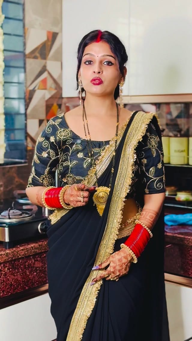 Post 8 by KOMAL Kumari on Instagram (video)