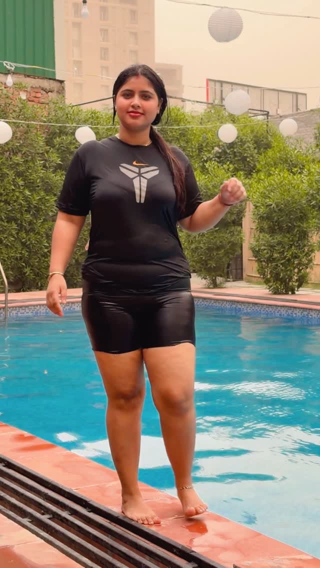 Post 6 by Priya singh on Instagram (video)