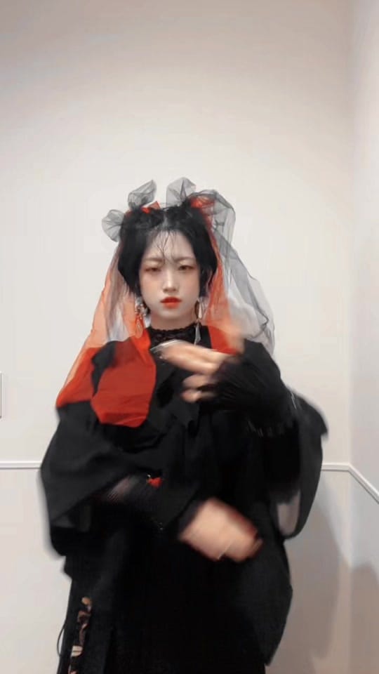 Post 2 by MAHO〔Chameleon Dancer〕 on TikTok (video)