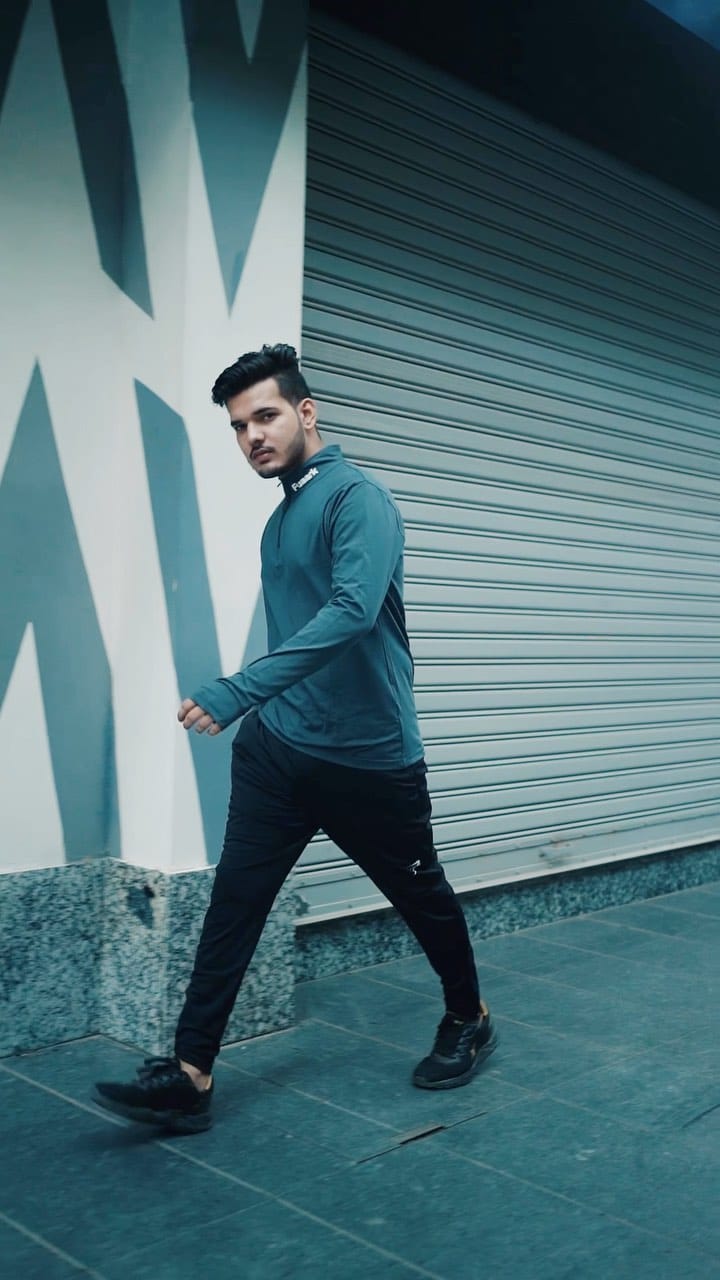 Post 9 by YASH SHARMA on Instagram (video)