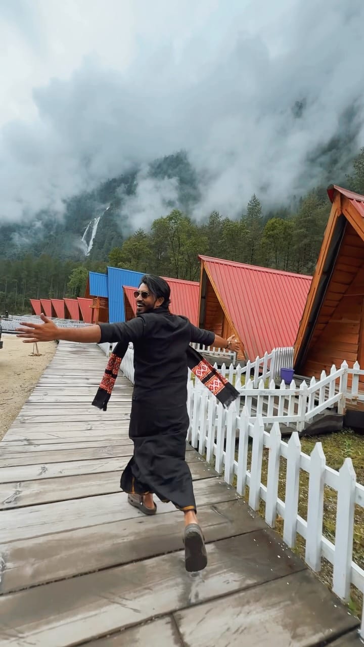 Post 3 by Javed Akhter on Instagram (video)