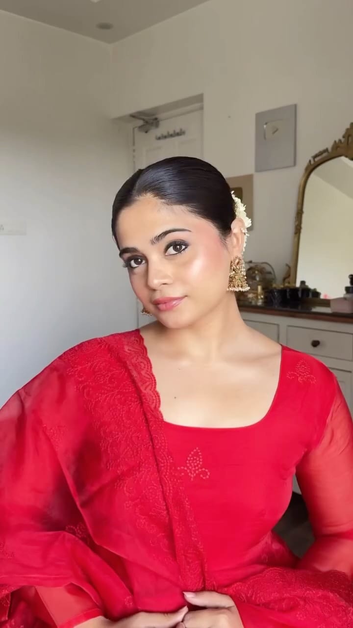 Post 8 by Tanya Singh on Instagram (video)