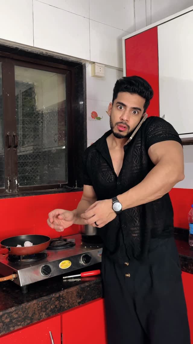 Post 2 by Vishal Bhatt on Instagram (video)