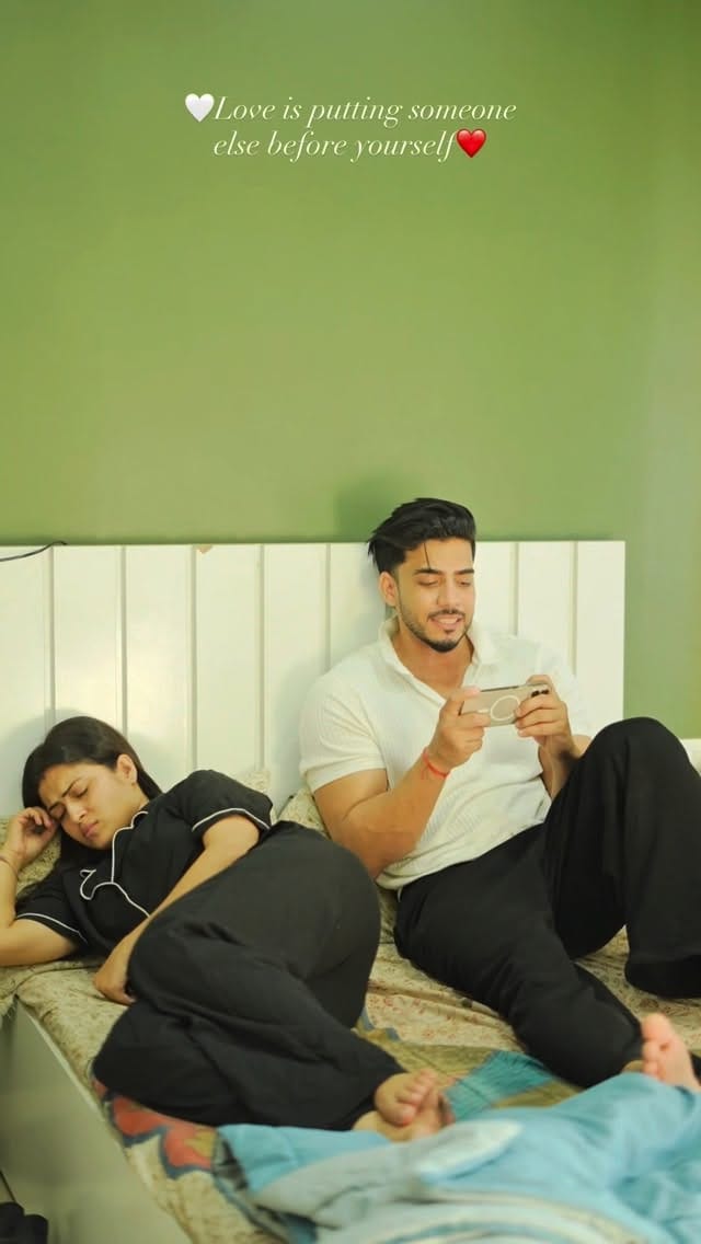 Post 3 by Vishal Bhatt on Instagram (video)