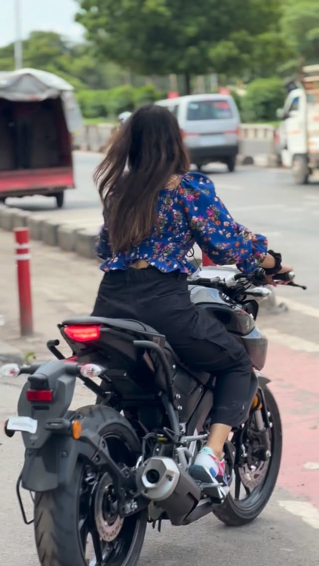 Post 4 by Sanjana Prasad on Instagram (video)