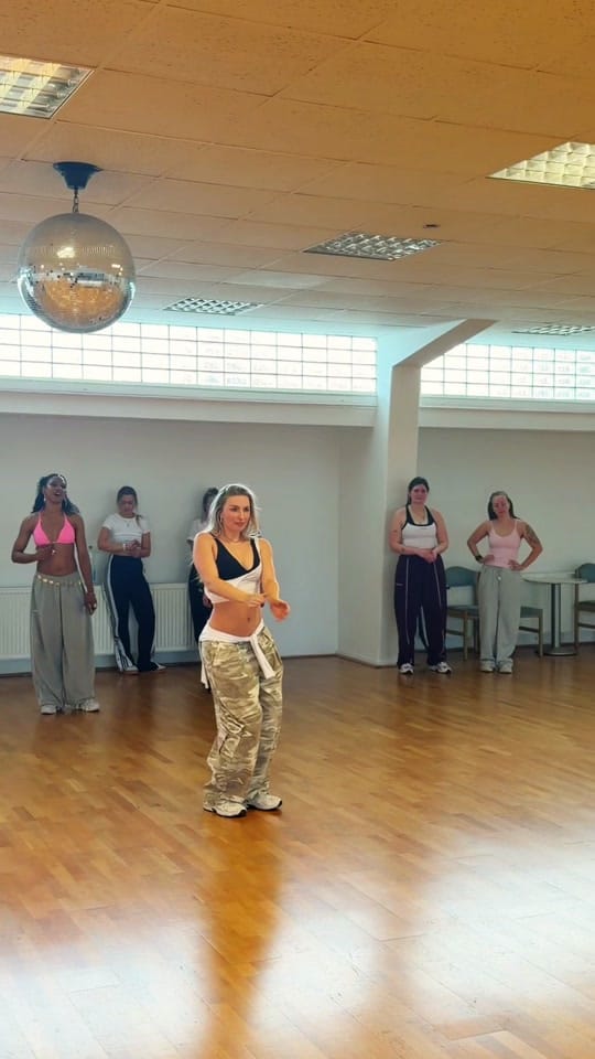 Post 3 by LEONIE ATHINA on TikTok (video)