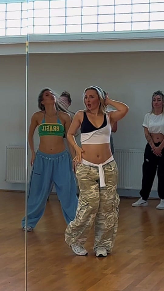 Post 4 by LEONIE ATHINA on TikTok (video)