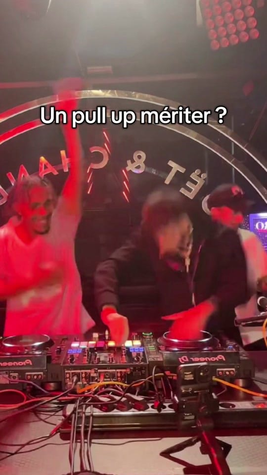 Post 2 by Djtitox on TikTok (video)