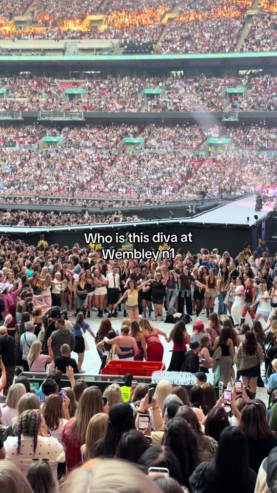 Post 6 by Stella on TikTok (video)