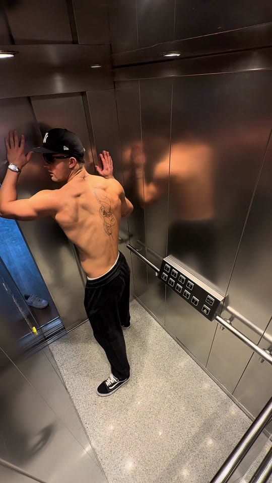 Post 4 by leon.atb on TikTok (video)
