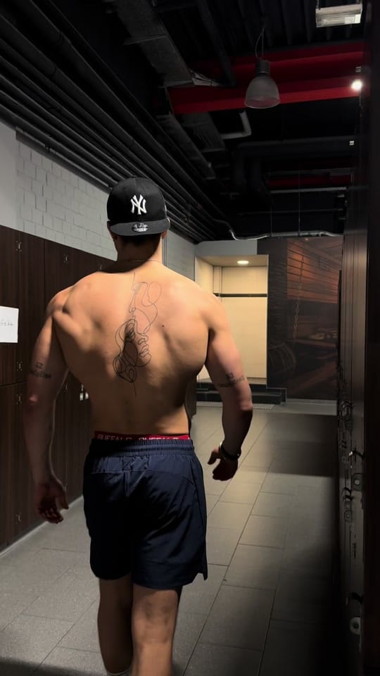 Post 2 by leon.atb on TikTok (video)
