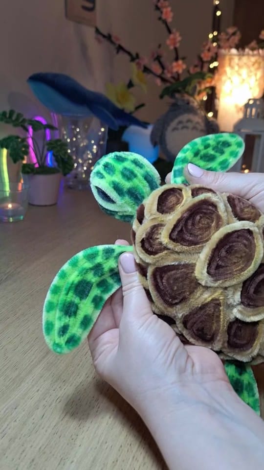 Post 8 by KITSCHY FLORE on TikTok (video)