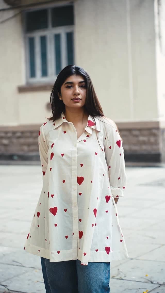 Post 2 by The Indian Ethnic Co. on Instagram (video)