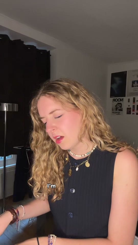 Post 2 by Clémence 💐🤍 on TikTok (video)