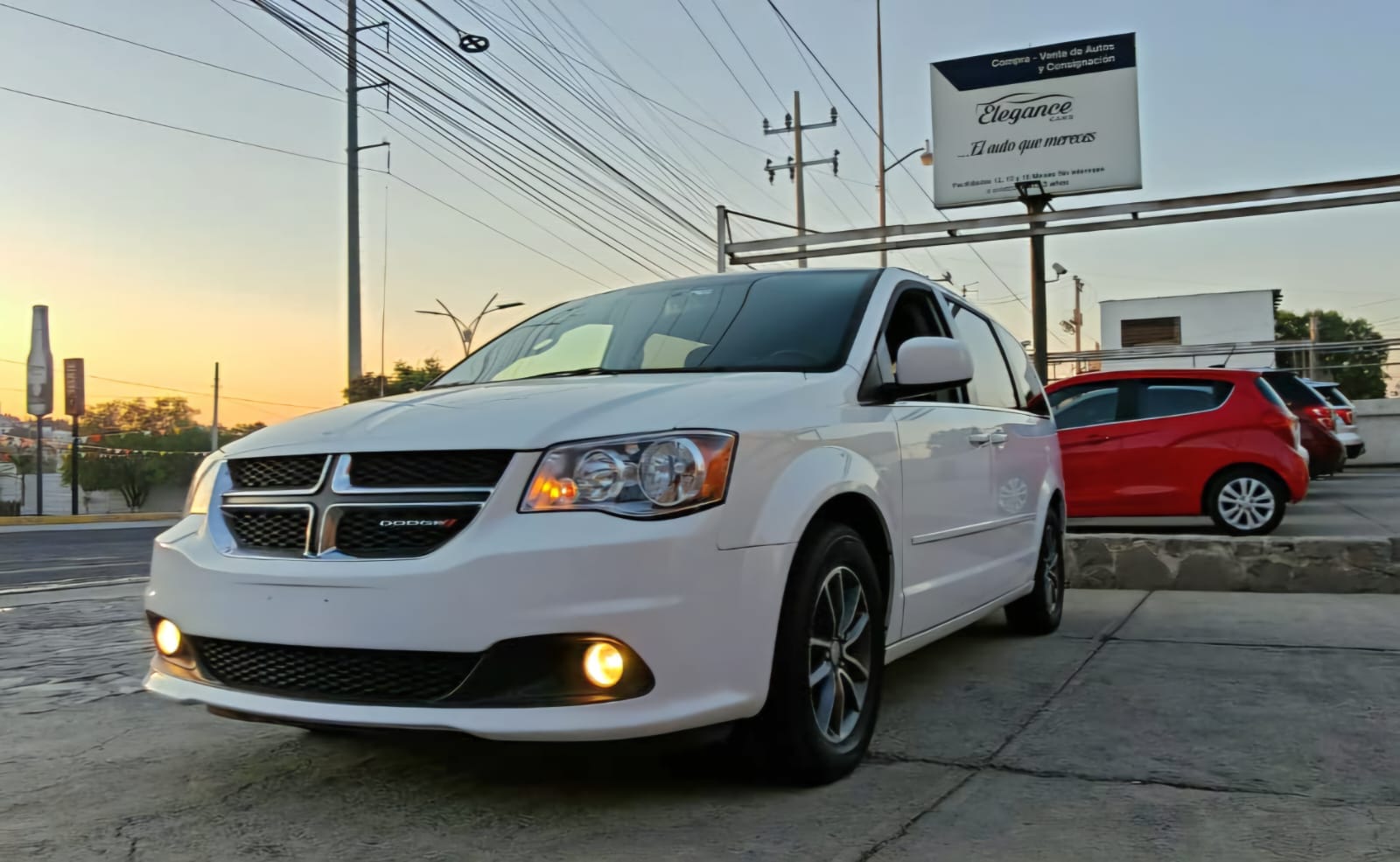 Post 8 by Elegance Cars México on TikTok (video)