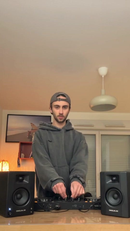 Post 4 by valtimo_music on TikTok (video)