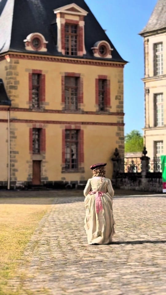Post 10 by LesFoliesGruss on TikTok (video)