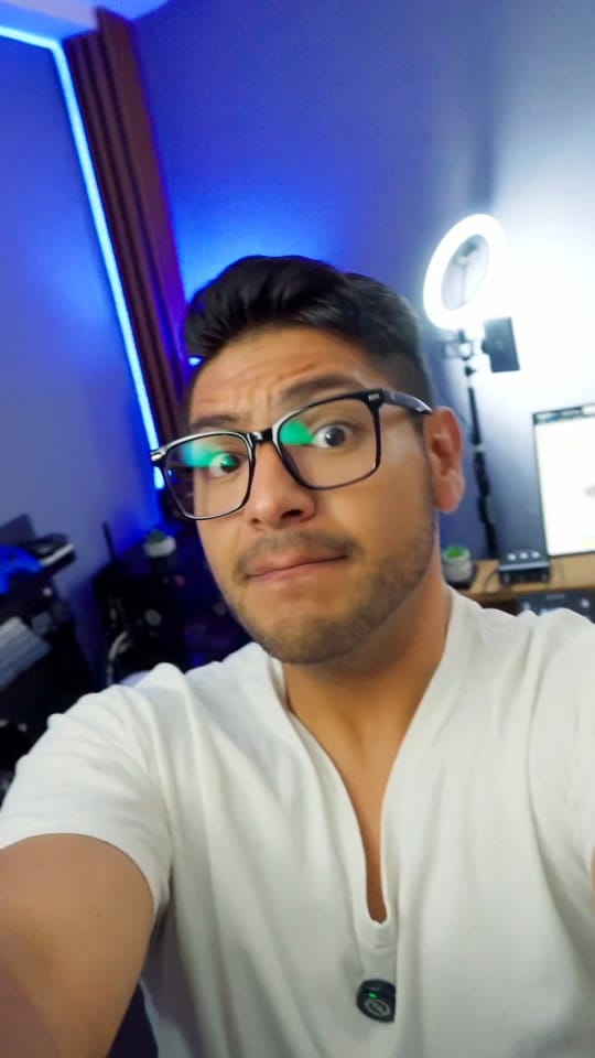 Post 1 by ELCORiTV | Emilio Corichi on TikTok (video)