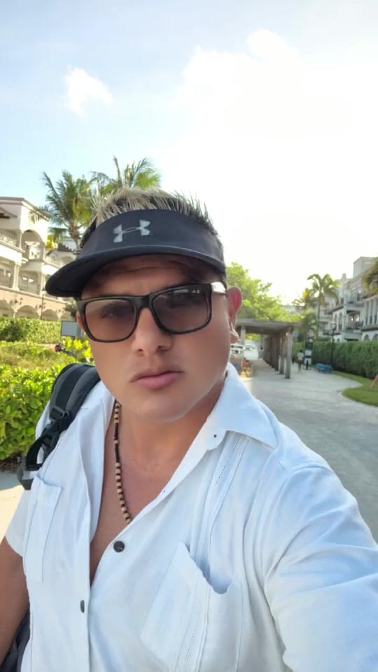 Post 9 by 🏝️Luis De La Fuente 🩷 on TikTok (video)