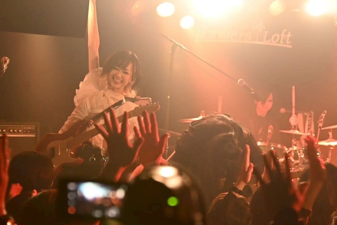 Post 8 by exist†trace on Instagram (image)