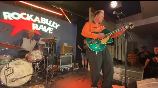 Post 10 by Darrel Higham on Instagram (video)
