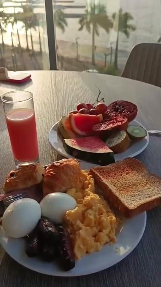 Post 6 by Kim Officiel on TikTok (video)