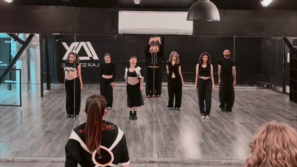 Post 4 by delphinelemaitre on TikTok (video)