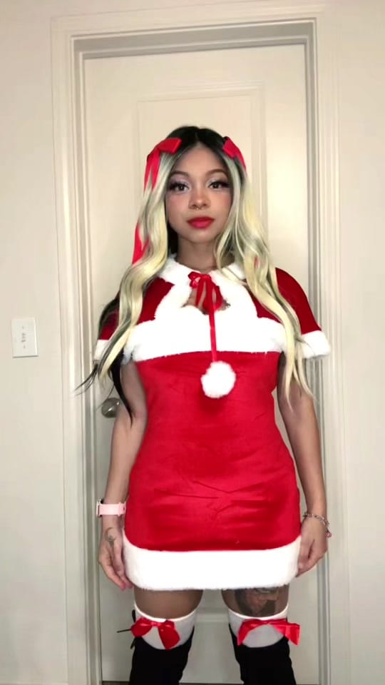 Post 4 by ✨Baddie♡ on TikTok (video)