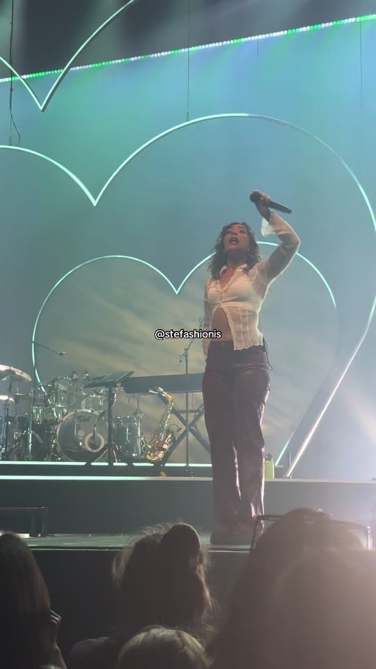 Post 1 by Stefashionis on TikTok (video)