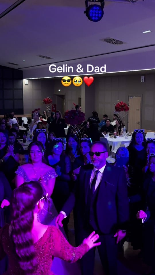 Post 3 by Feyzaaa on TikTok (video)