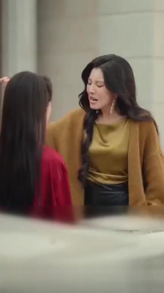 Post 6 by Drama corto on TikTok (video)