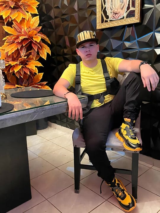 Post 2 by Osvaldo Gaxiola 🤴🏼👑 on TikTok (video)