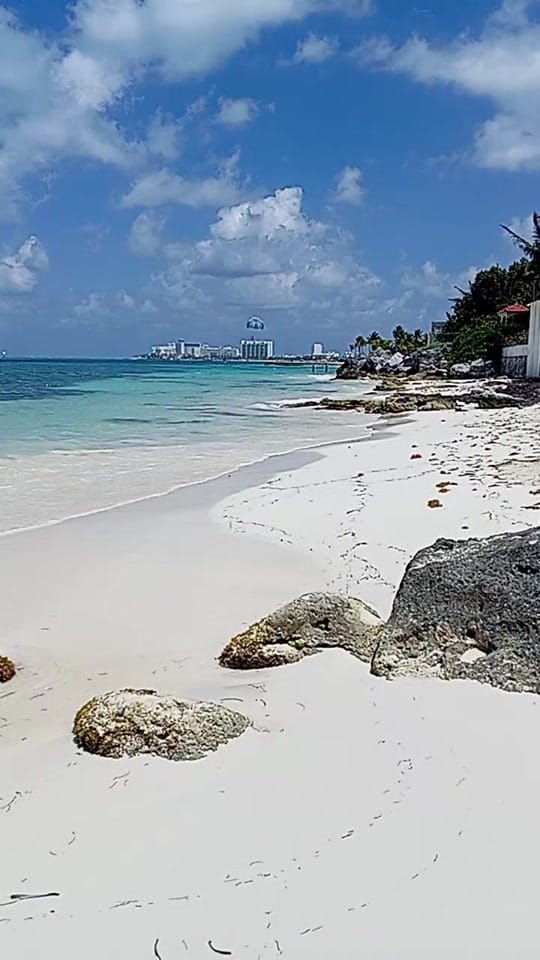 Post 7 by Cancún Live Tv on TikTok (video)