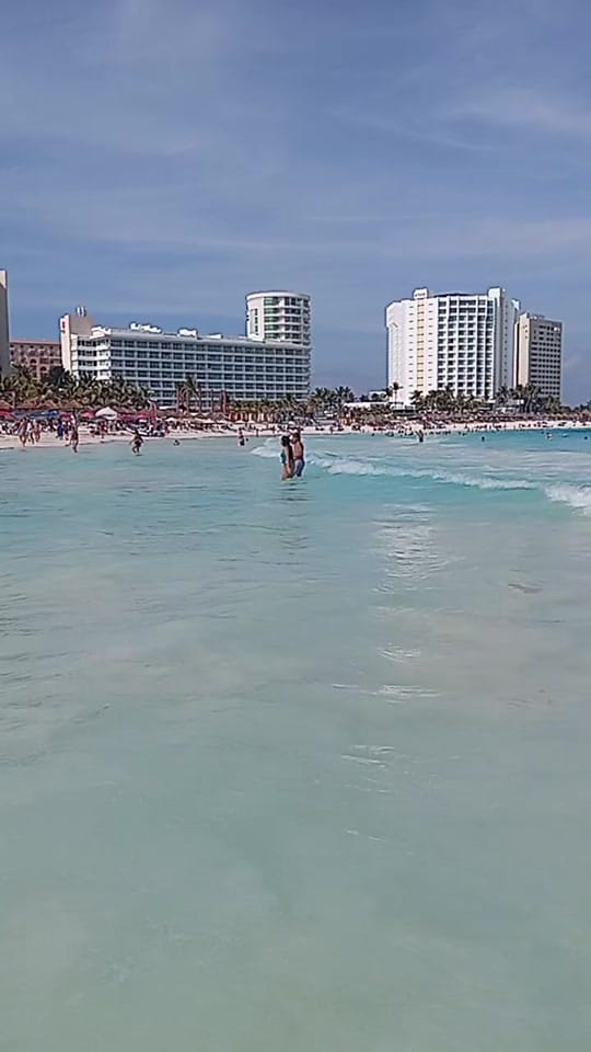 Post 4 by Cancún Live Tv on TikTok (video)
