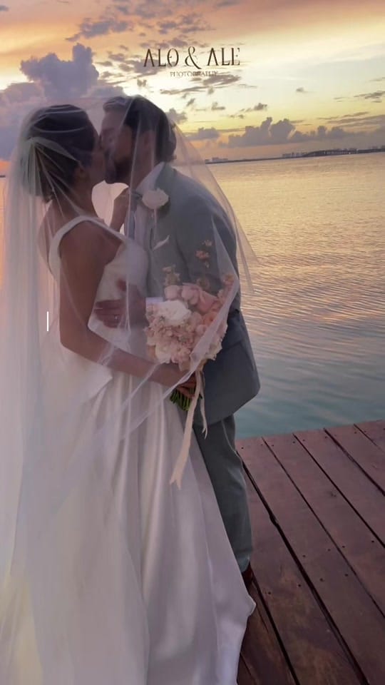 Post 2 by Alo & Ale Photography on TikTok (video)