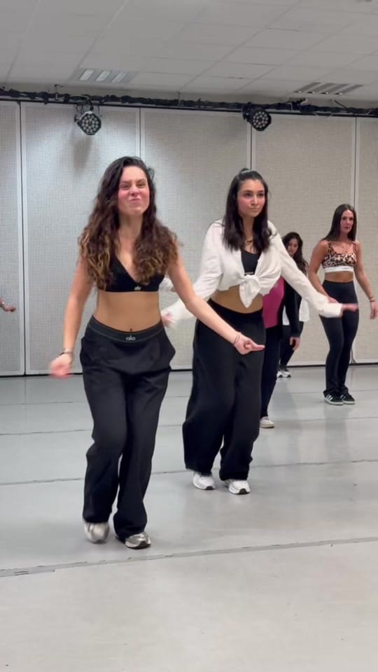 Post 4 by Anis Belhadj Dance Class on TikTok (video)