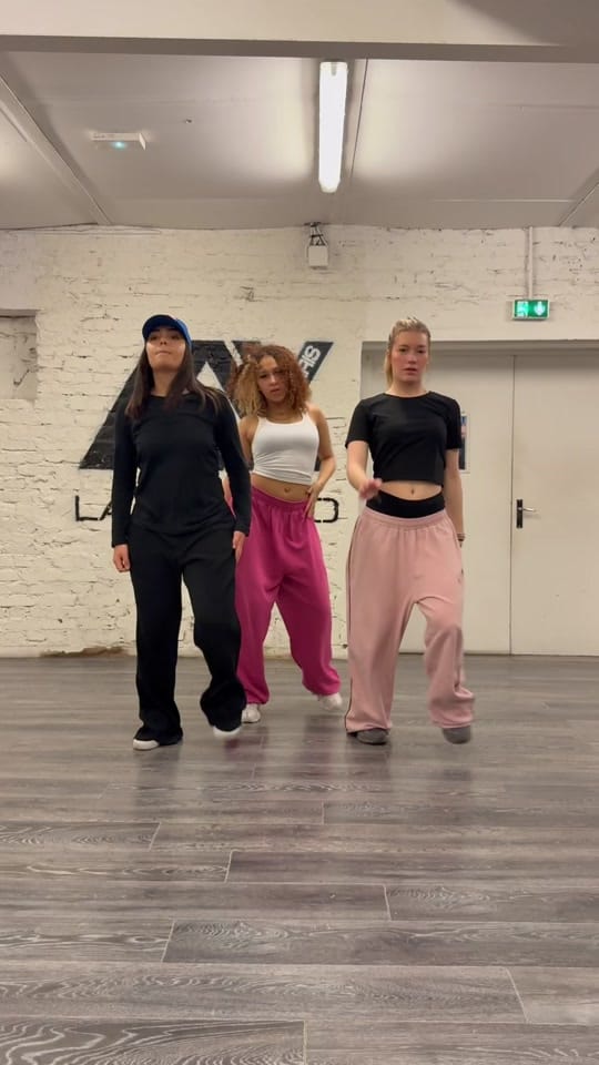 Post 7 by Anis Belhadj Dance Class on TikTok (video)