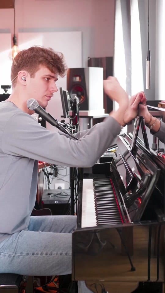 Post 5 by Antoine Arnoux on TikTok (video)