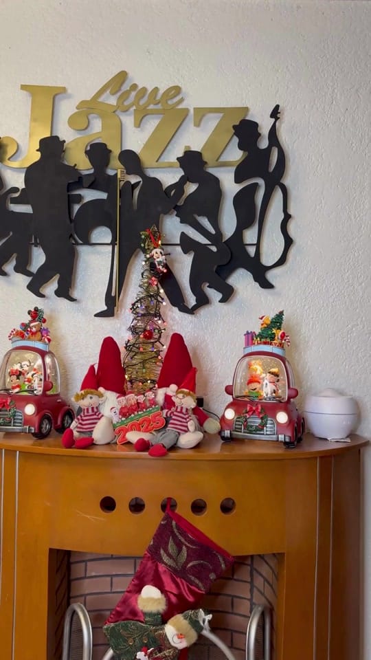 Post 5 by Santa Claus / Mr Claus®️🎅🏻❄️ on TikTok (video)