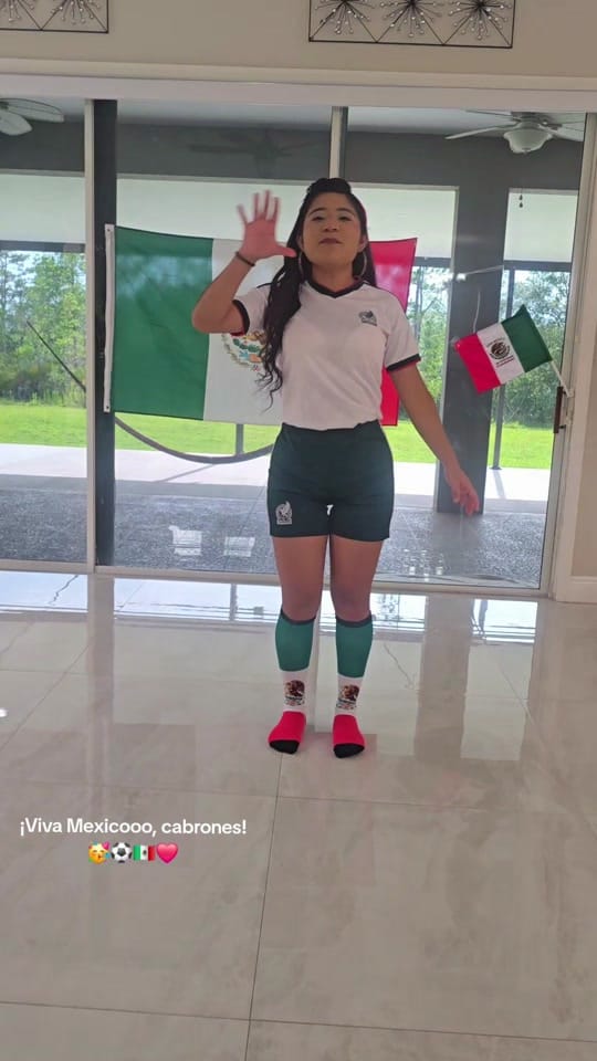 Post 7 by La Costeña Sofy Martinez🌸🌴🥰 on TikTok (video)