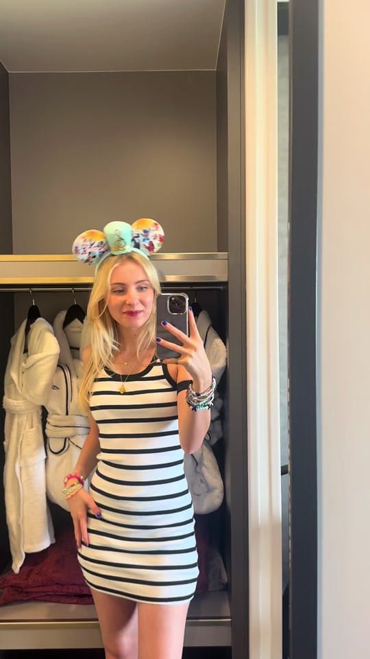 Post 3 by Lilly Belle on TikTok (video)