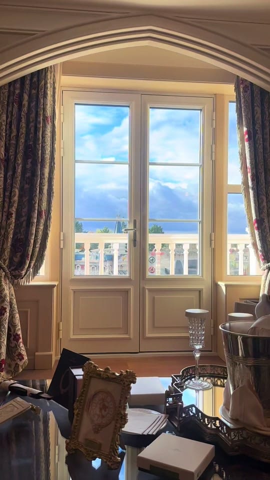 Post 5 by Lilly Belle on TikTok (video)