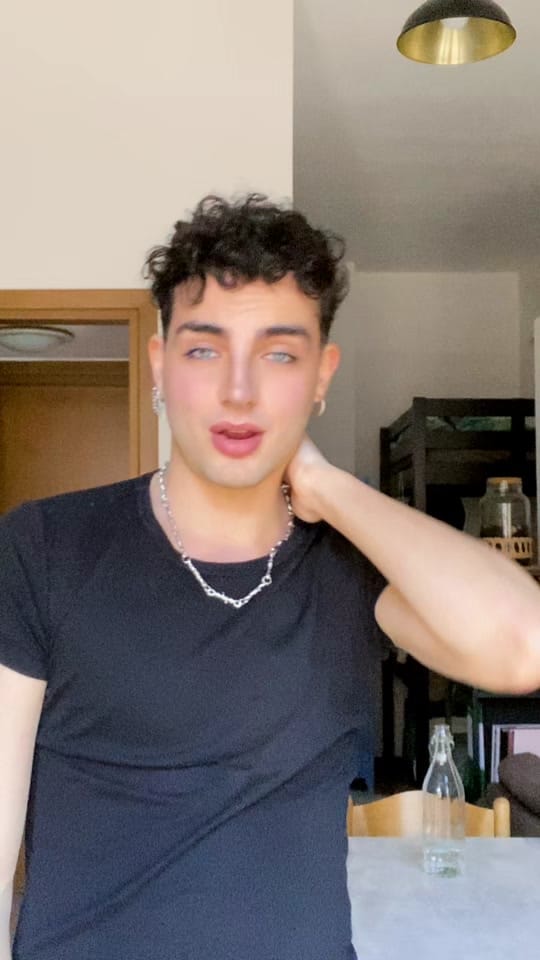 Post 5 by Leon| Art Creator on TikTok (video)