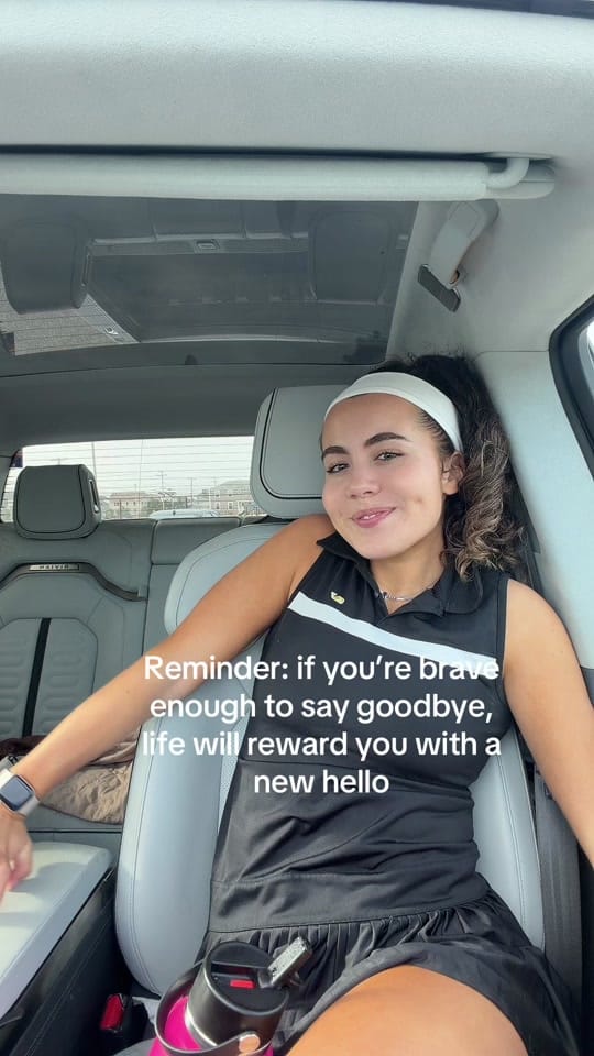 Post 4 by Quinnie Parisi on TikTok (video)