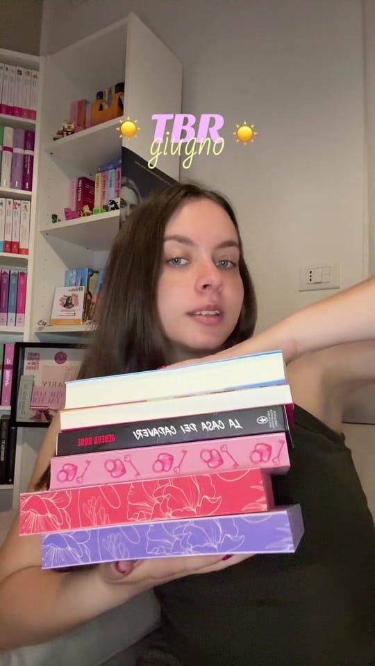 Post 2 by francesca🤍 | books on TikTok (video)