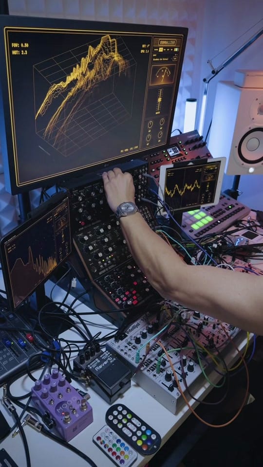 Post 1 by Sung_synths on TikTok (video)
